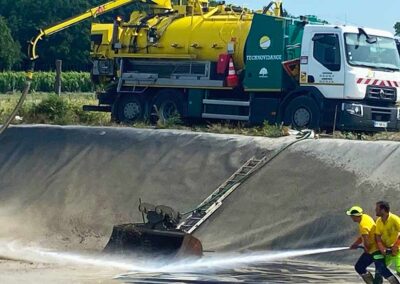 Nettoyage de bassin de rétention sur propriété viticole, Martillac